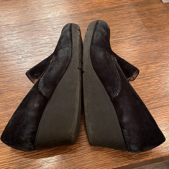 Donald J. Pliner Melia Black Suede Wedge Heels - Picture 6 of 9